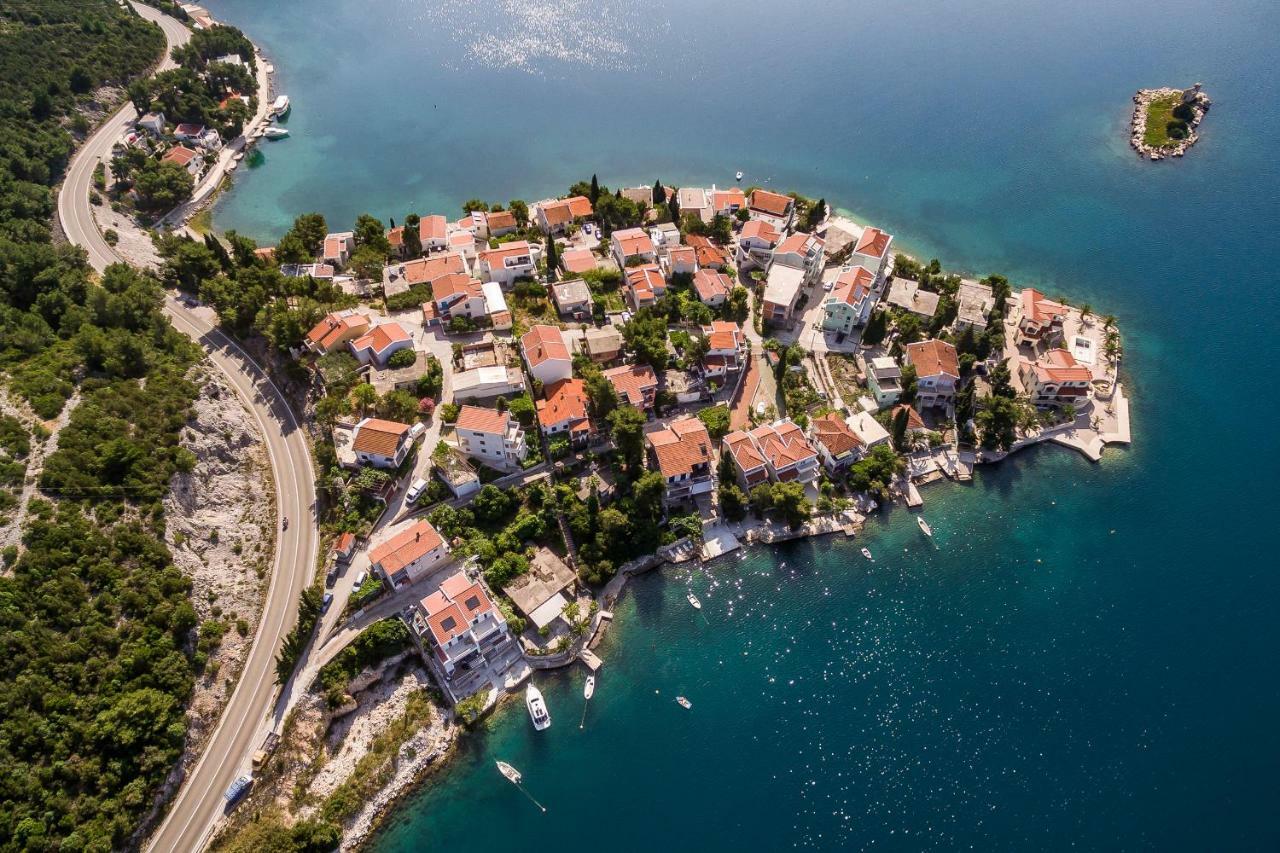 Apartmani Marina クレック エクステリア 写真