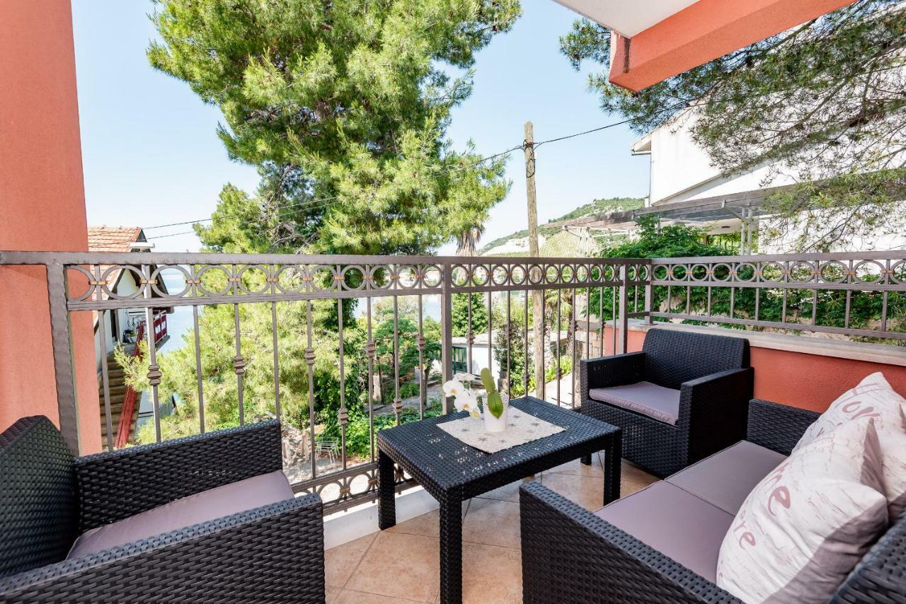 Apartmani Marina クレック エクステリア 写真
