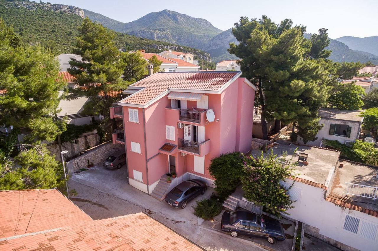 Apartmani Marina クレック エクステリア 写真