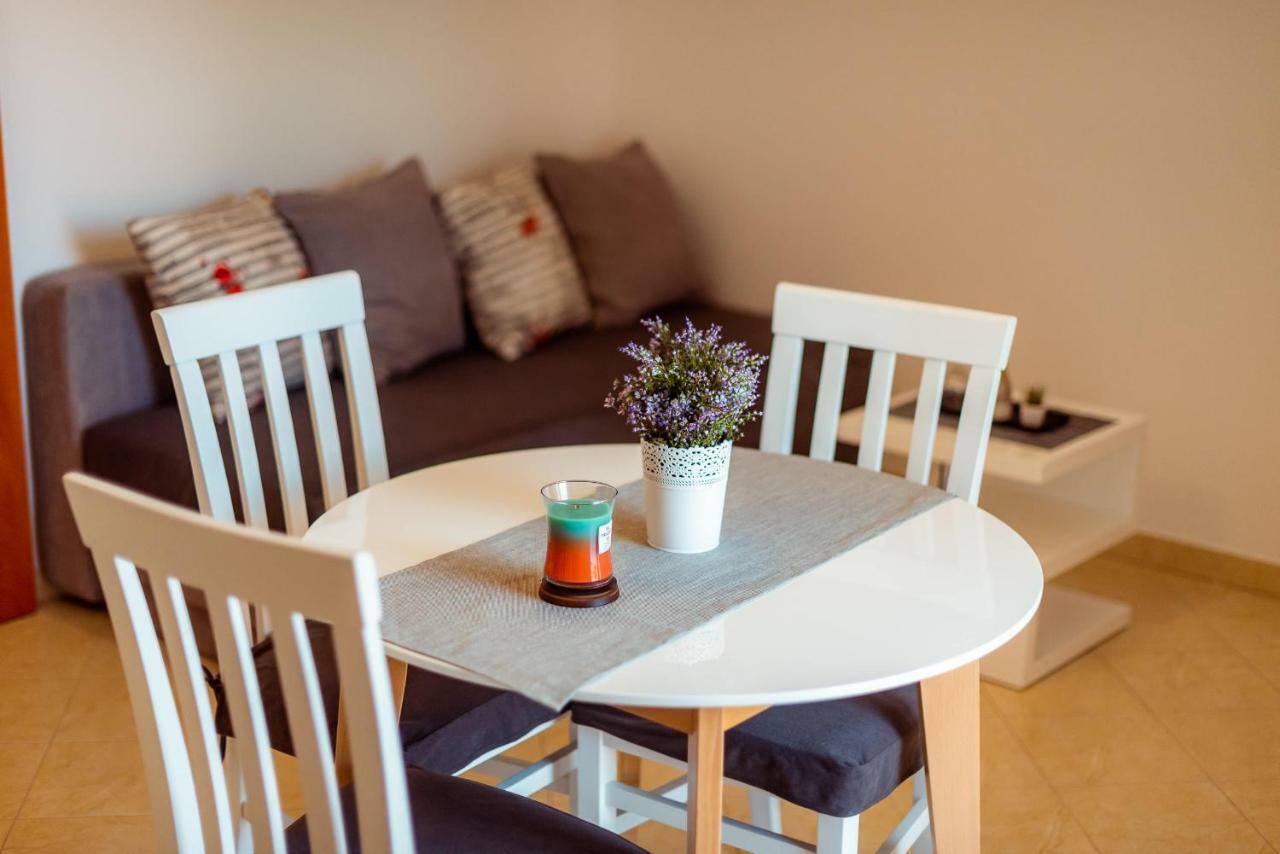 Apartmani Marina クレック エクステリア 写真