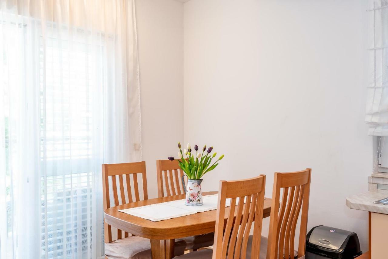 Apartmani Marina クレック エクステリア 写真
