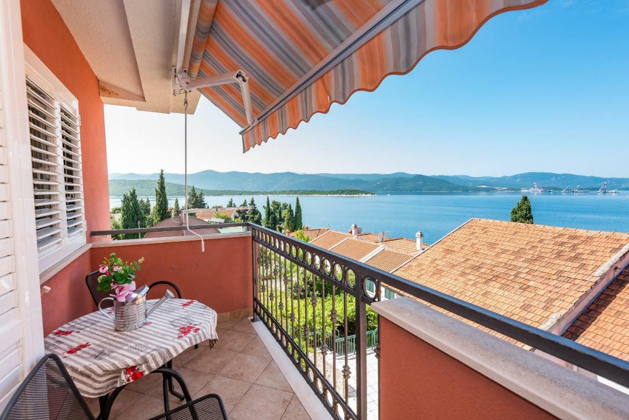 Apartmani Marina クレック エクステリア 写真