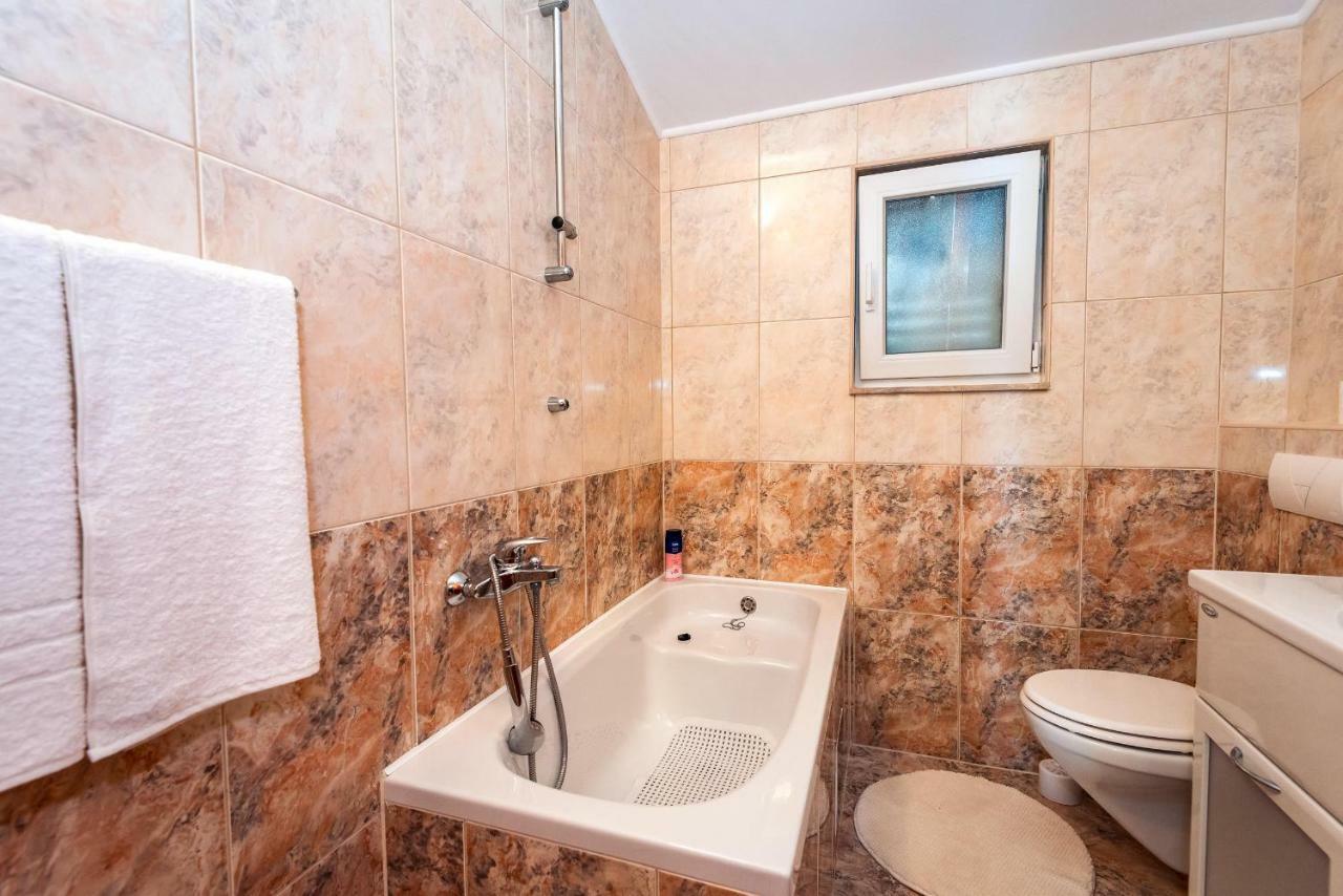 Apartmani Marina クレック エクステリア 写真