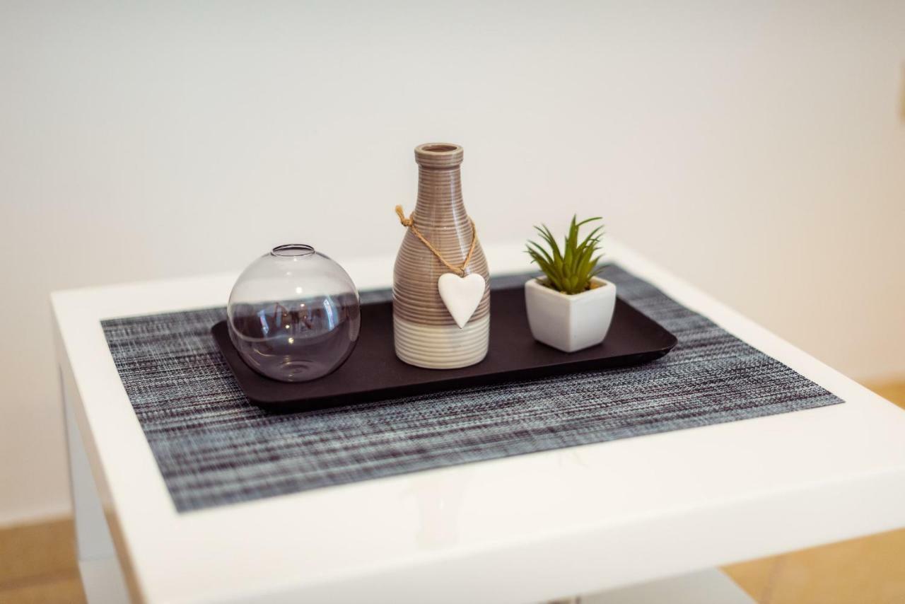 Apartmani Marina クレック エクステリア 写真