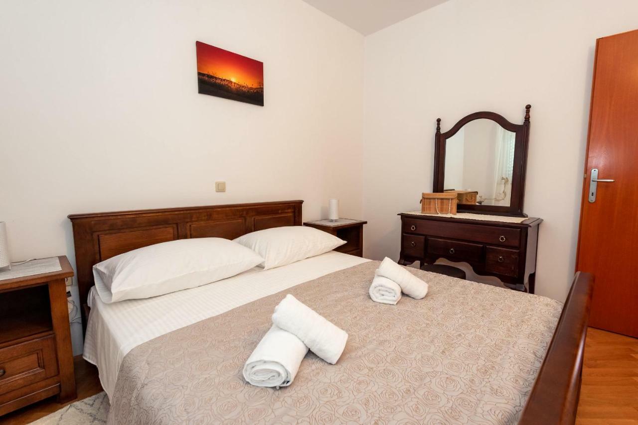 Apartmani Marina クレック エクステリア 写真