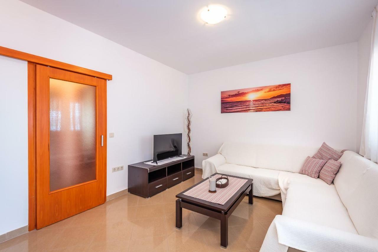 Apartmani Marina クレック エクステリア 写真
