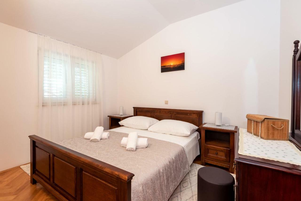 Apartmani Marina クレック エクステリア 写真