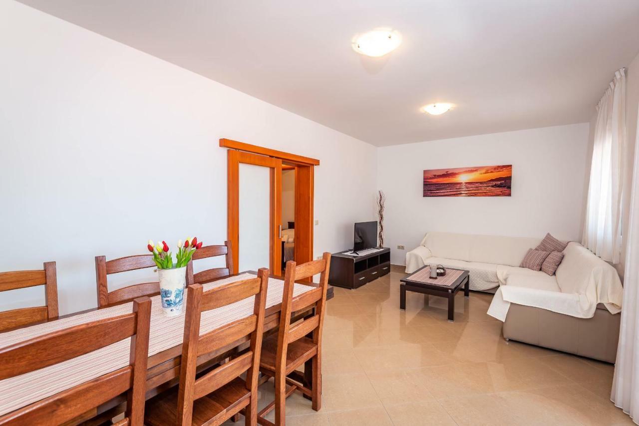 Apartmani Marina クレック エクステリア 写真