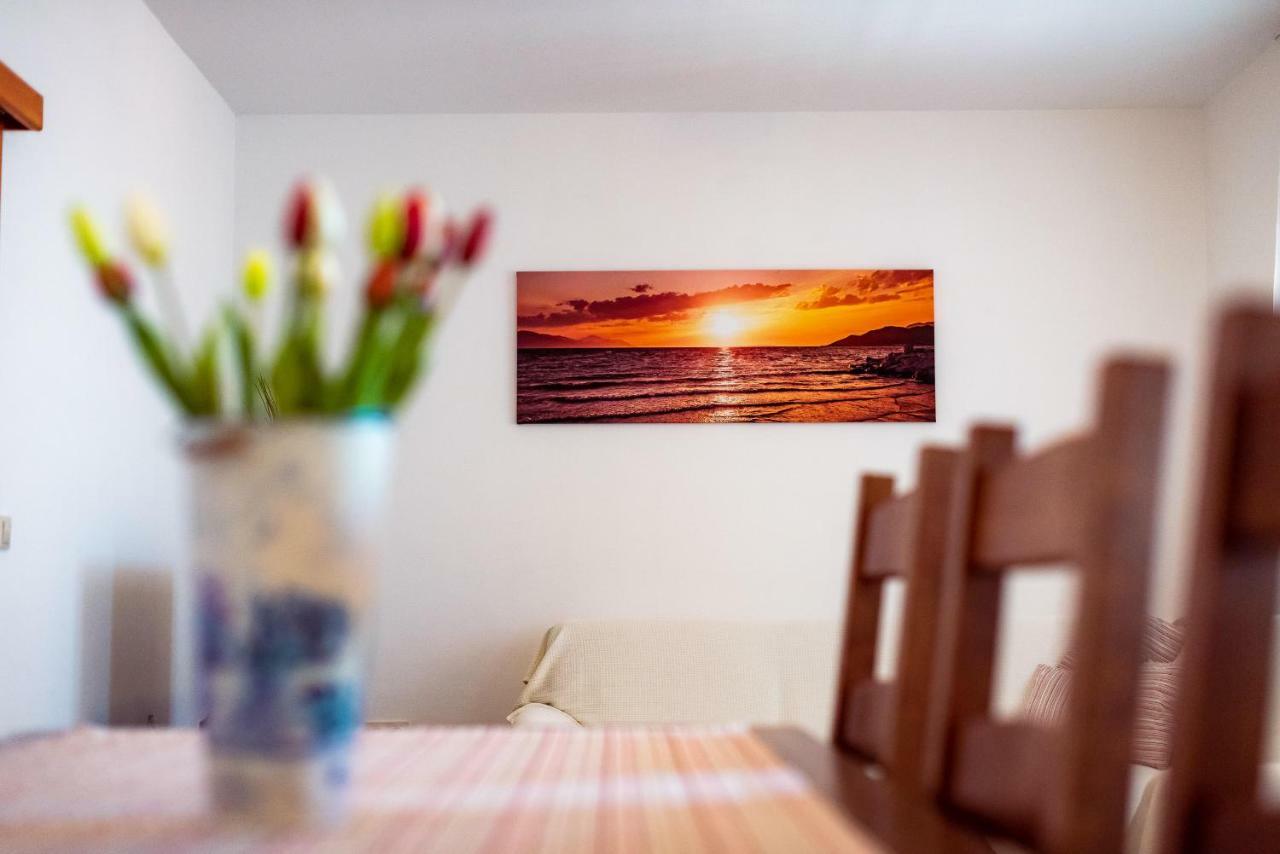 Apartmani Marina クレック エクステリア 写真