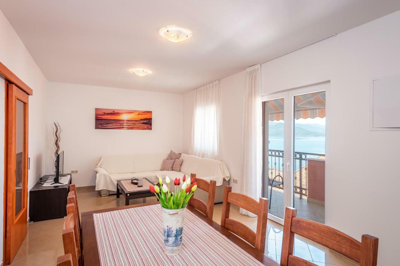 Apartmani Marina クレック エクステリア 写真