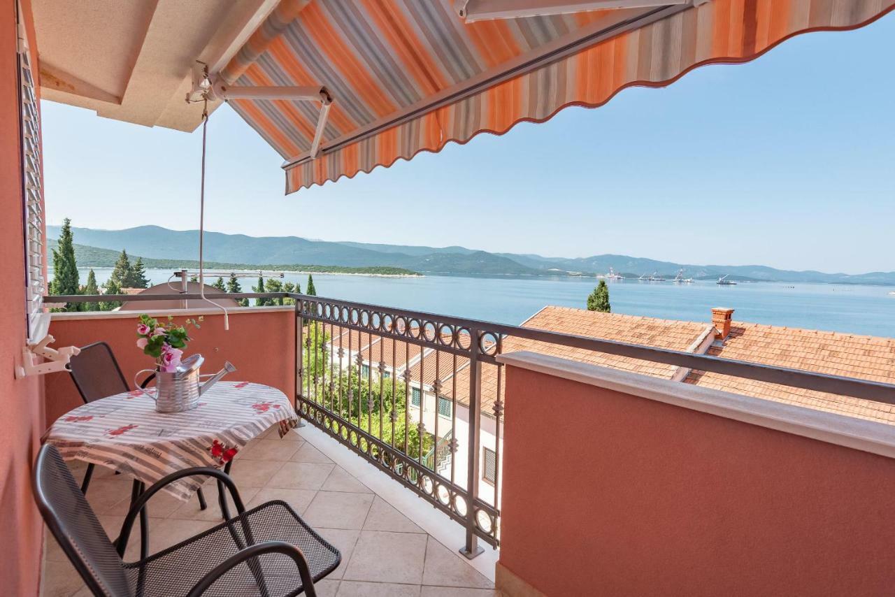 Apartmani Marina クレック エクステリア 写真