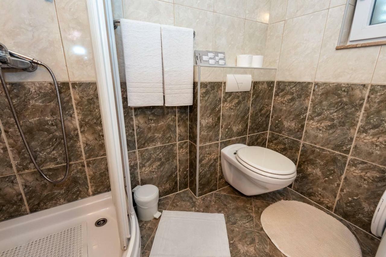 Apartmani Marina クレック エクステリア 写真
