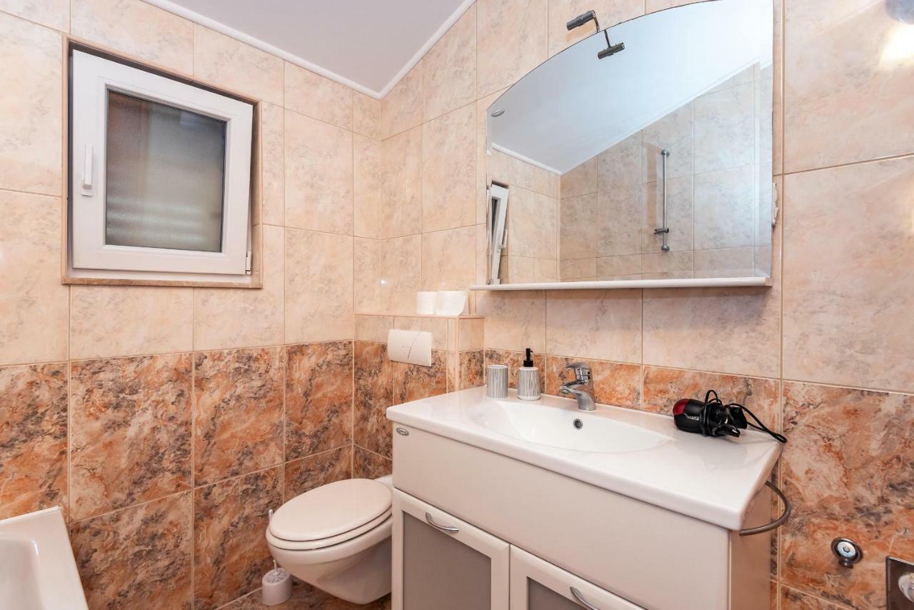 Apartmani Marina クレック エクステリア 写真