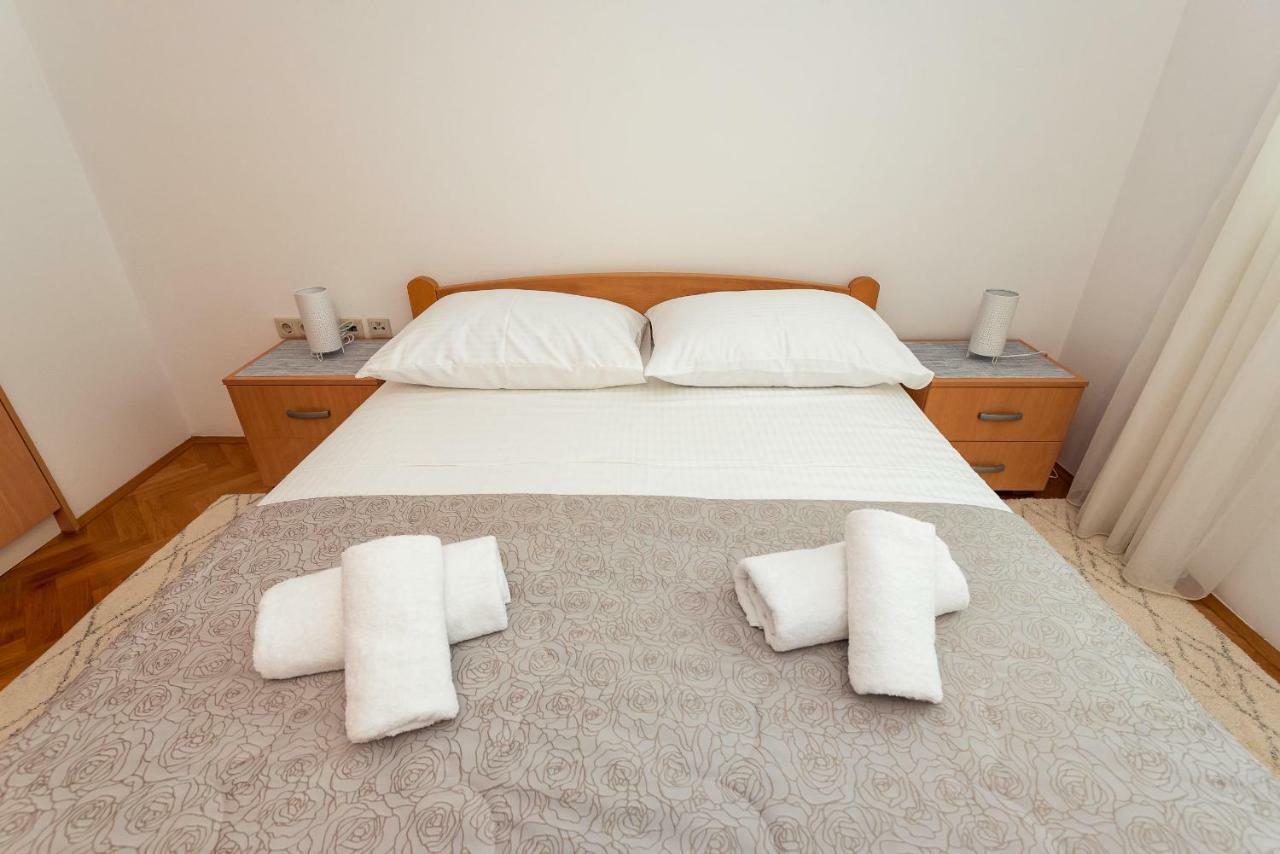 Apartmani Marina クレック エクステリア 写真